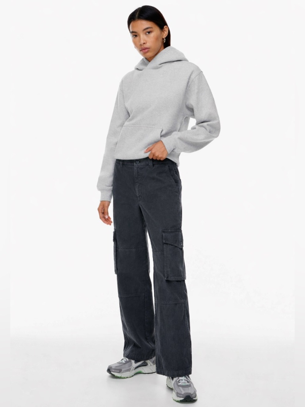 TNA Aritzia Dark Grey Cargo Pants Wide Leg Utility Size 6